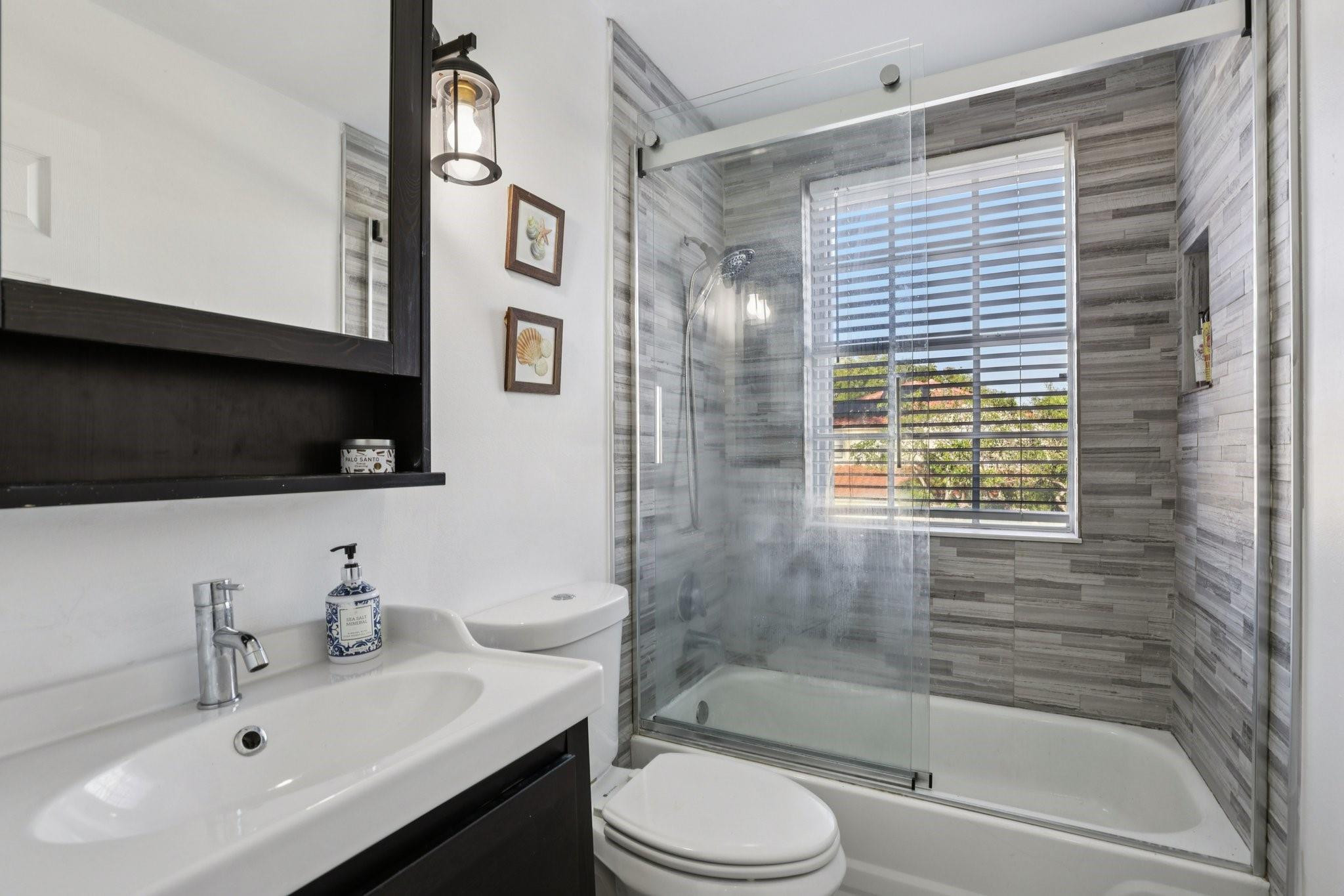 972 Azure Lane Weston, FL 33326 - Photo 7 of 61 Photo 7