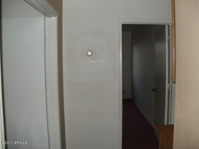 1916 East Darrel Road Phoenix, AZ 85042 - Photo 15 of 25 Hall