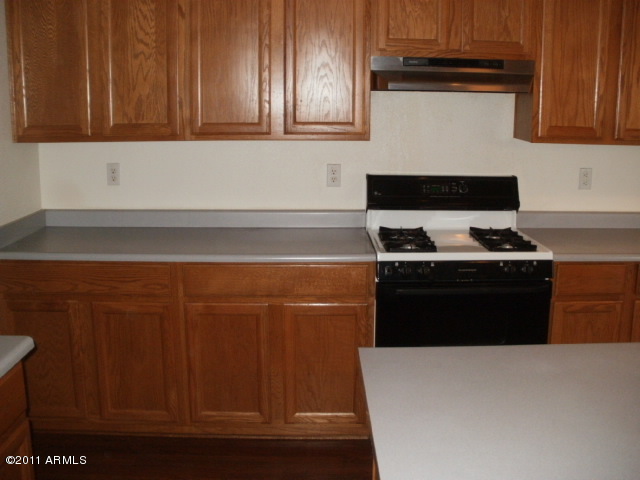 1916 East Darrel Road Phoenix, AZ 85042 - Photo 17 of 25 Kitchen2