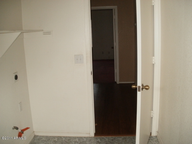 1916 East Darrel Road Phoenix, AZ 85042 - Photo 18 of 25 Laundry