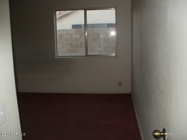 1916 East Darrel Road Phoenix, AZ 85042 - Photo 9 of 25 Bdrm1