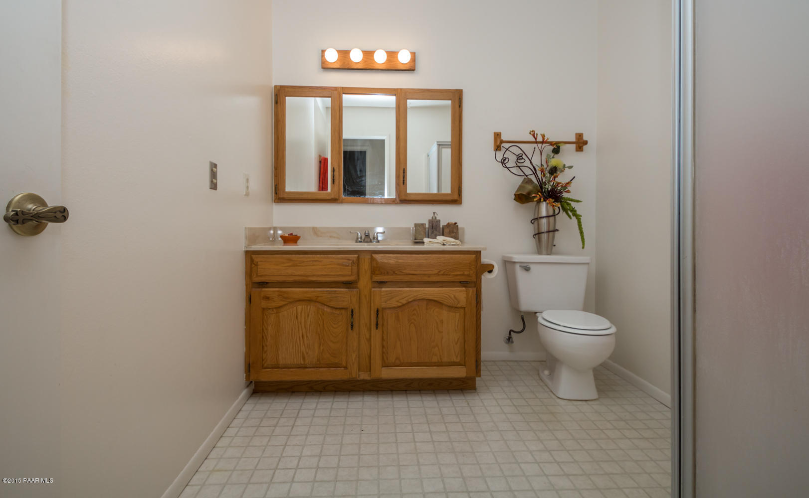 320 Rim Rock Circle, Unit 2 Prescott, AZ 86303 - Photo 10 of 14 Guest Bathroom