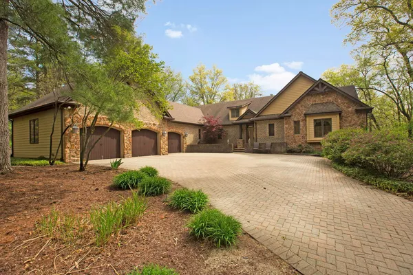 $750,000 | 15214 Shamrock Lane, Woodstock, IL 60098
