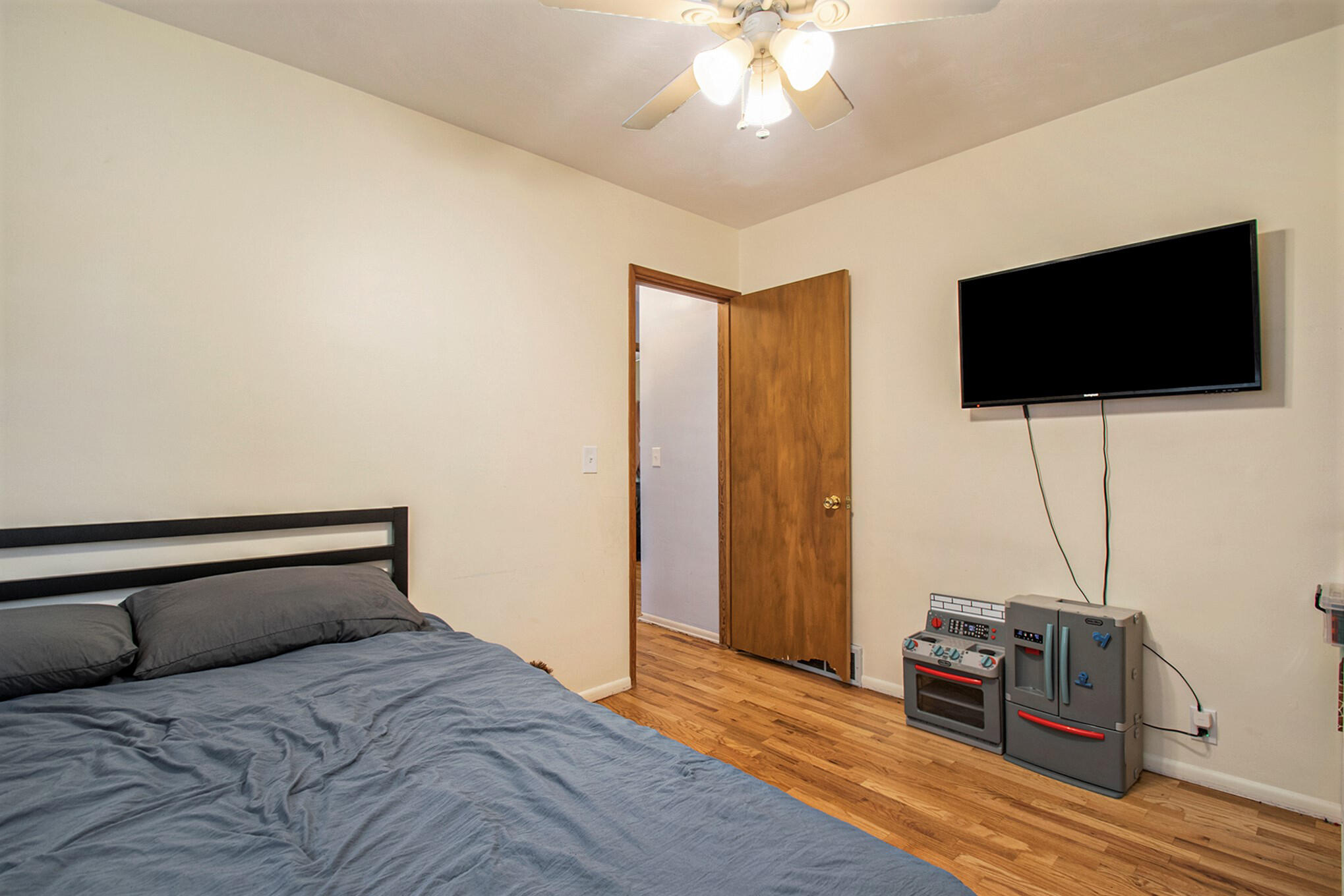 1070 Fairlawn Road St. Joseph, MI 49085 - Photo 16 of 34 Bedroom 1