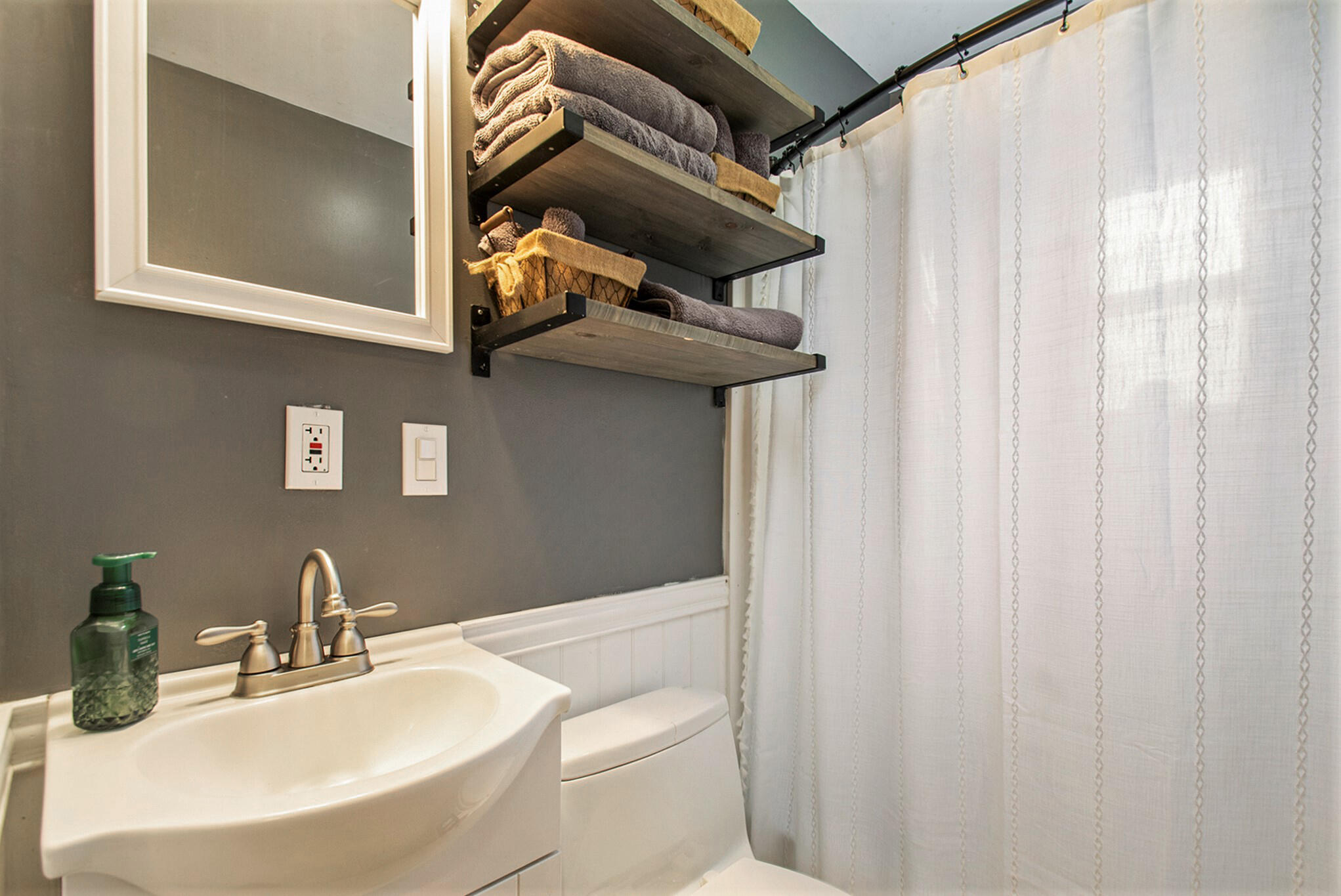 1070 Fairlawn Road St. Joseph, MI 49085 - Photo 23 of 34 Bathroom