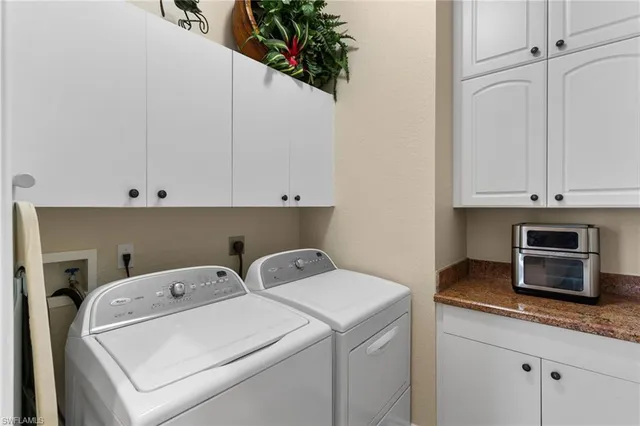 $870,000 | 2421 Ravenna Boulevard, Unit 202, Naples, FL 34109