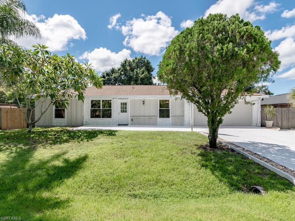 9188 Mandarin Road Fort Myers, FL 33967 - Photo 4 of 34 Gallery Image 4