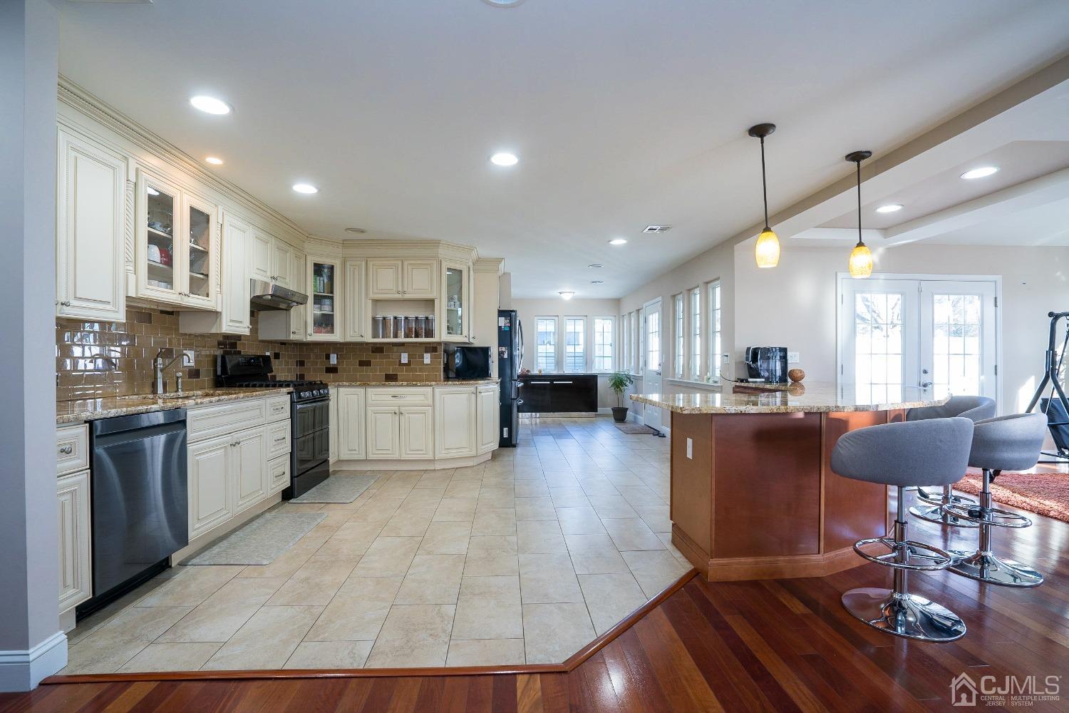 167 Winthrop Road Edison, NJ 08817 - Photo 8 of 52