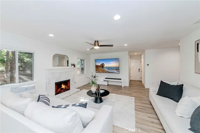 $1,565,000 | 702 Oakcrest Avenue, Brea, CA 92821