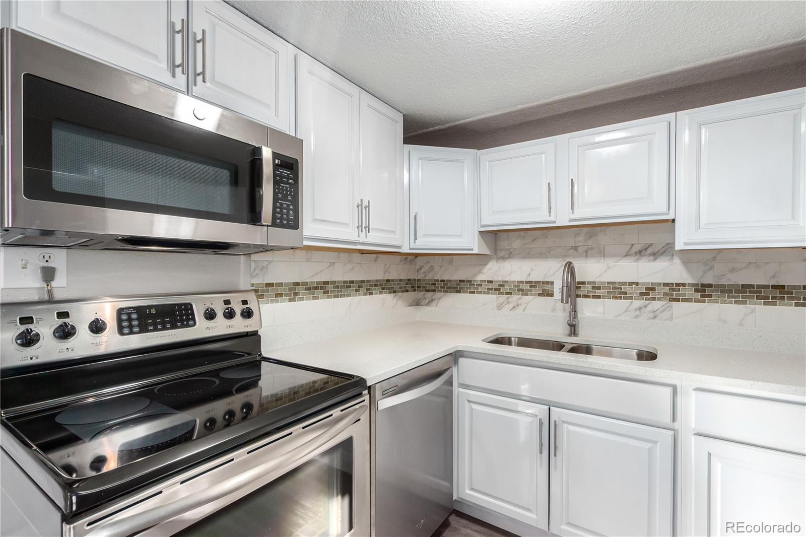 1050 South Raleigh Street Denver, CO 80219 - Photo 3 of 28 Gallery Image 3
