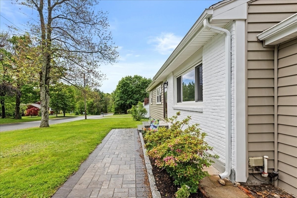 9 Lillian Road Acton, MA 01720 - Photo 8 of 34