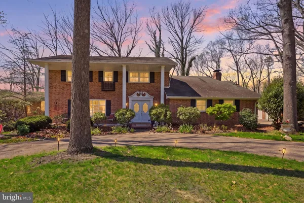 $699,900 | 4041 Robinhood Drive, York, PA 17408