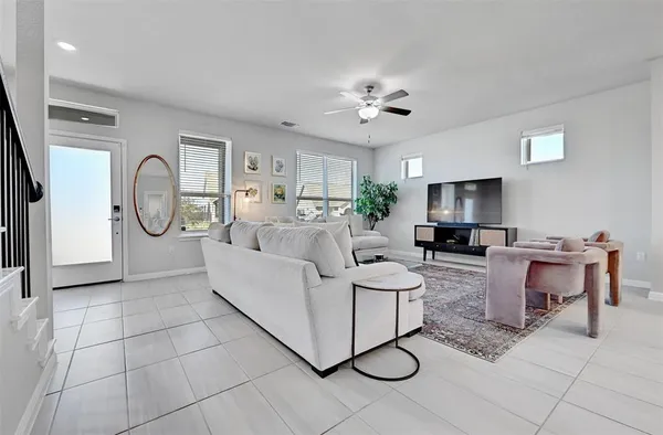 $2,400 | 5309 A Baythorne Drive, Austin, TX 78747