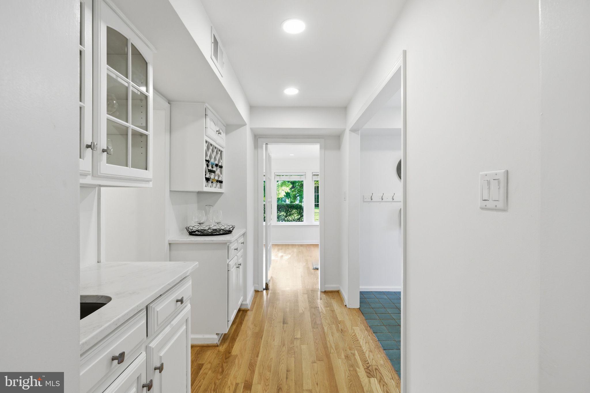 5 Brookside Circle Wayne, PA 19087 - Photo 12 of 49 Bright and airy hallway retreat.