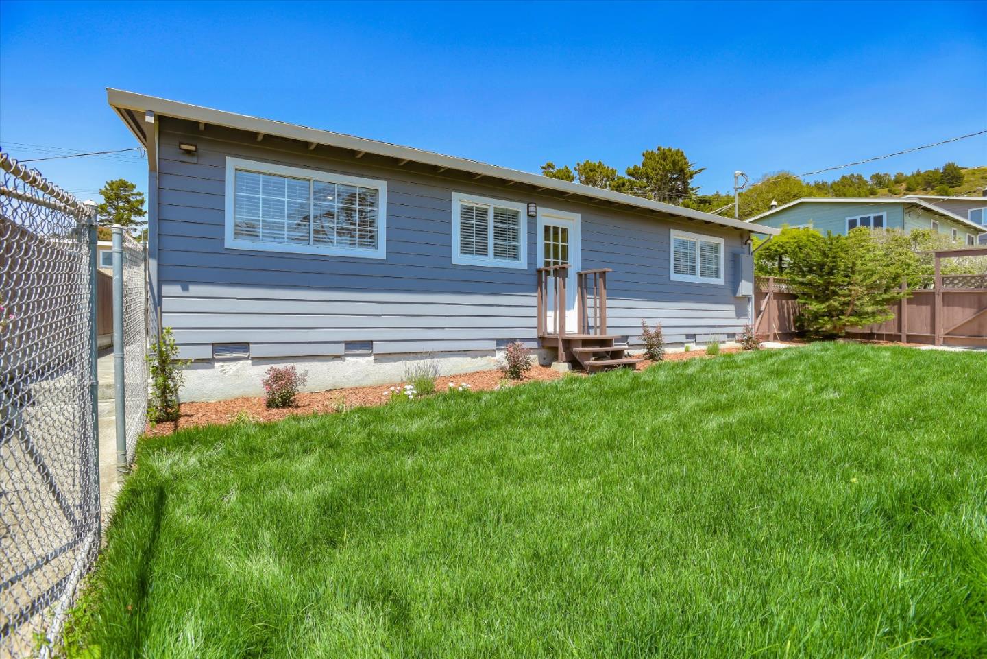 398 Chester Place Pacifica, CA 94044 - Photo 23 of 30