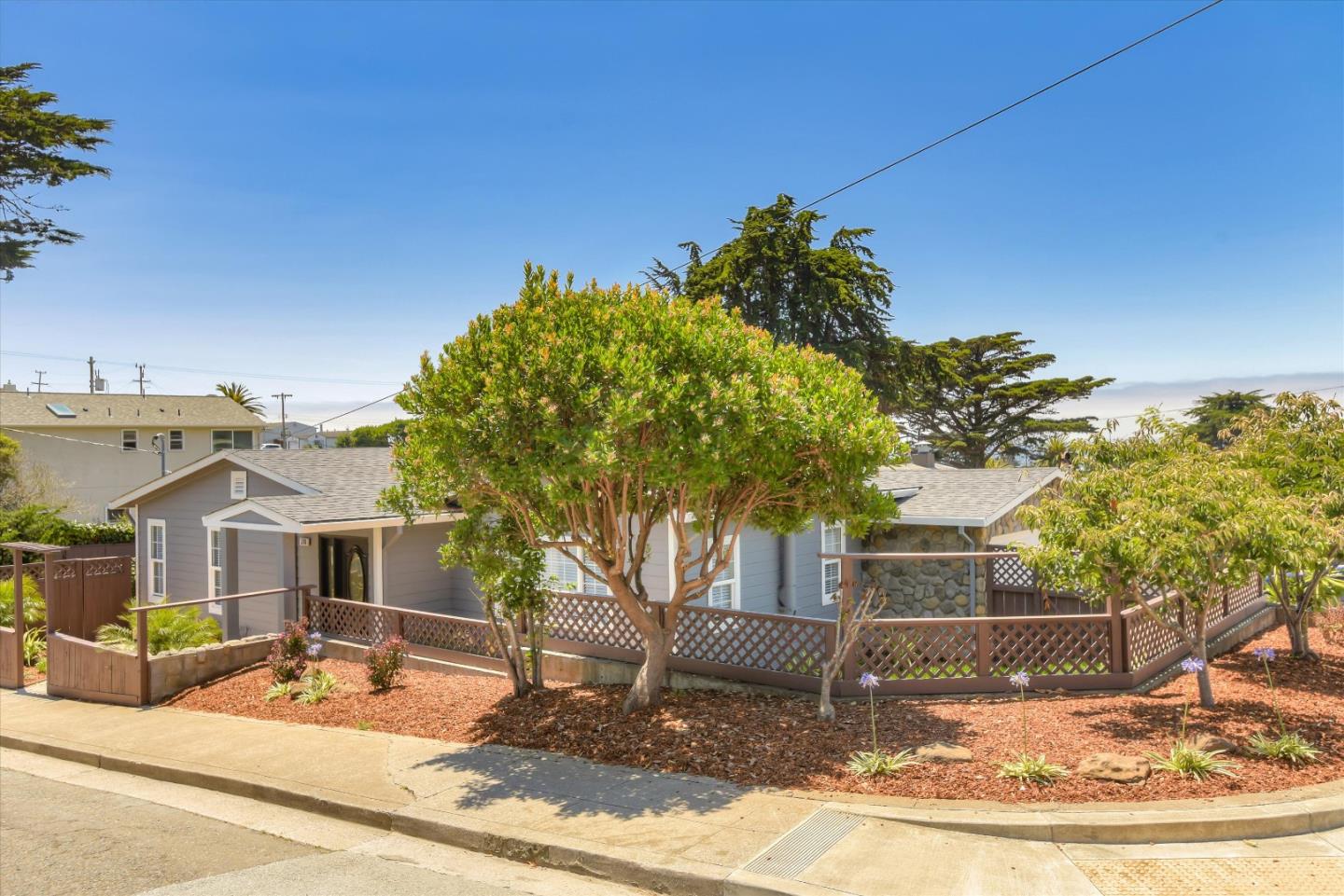 398 Chester Place Pacifica, CA 94044 - Photo 27 of 30