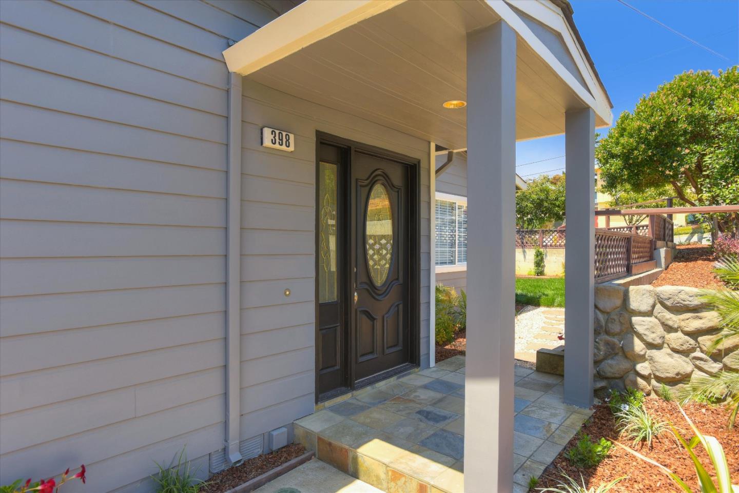 398 Chester Place Pacifica, CA 94044 - Photo 3 of 30