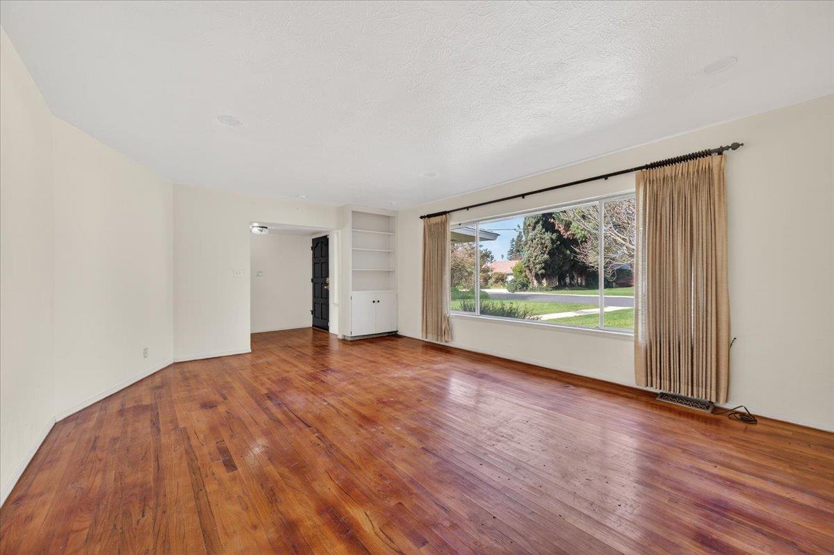 1699 West San Ramon Avenue Fresno, CA 93711 - Photo 6 of 54