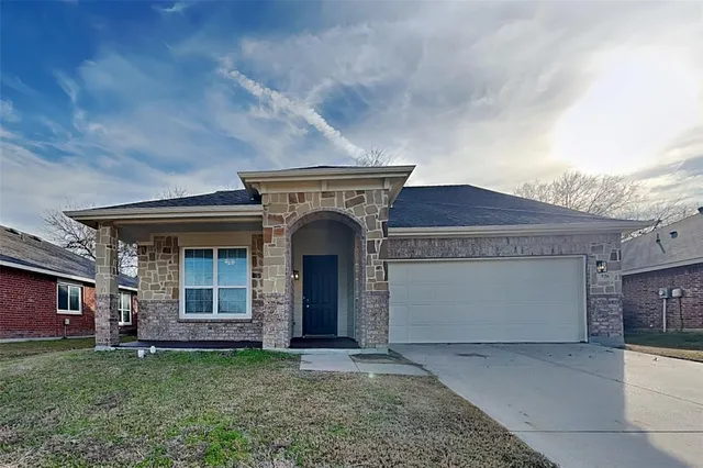$2,475 | 926 Penny Royal Court, Arlington, TX 76002