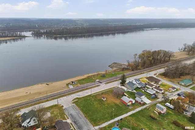 $65,000 | 702-708 West Front Street, Buffalo, IA 52728