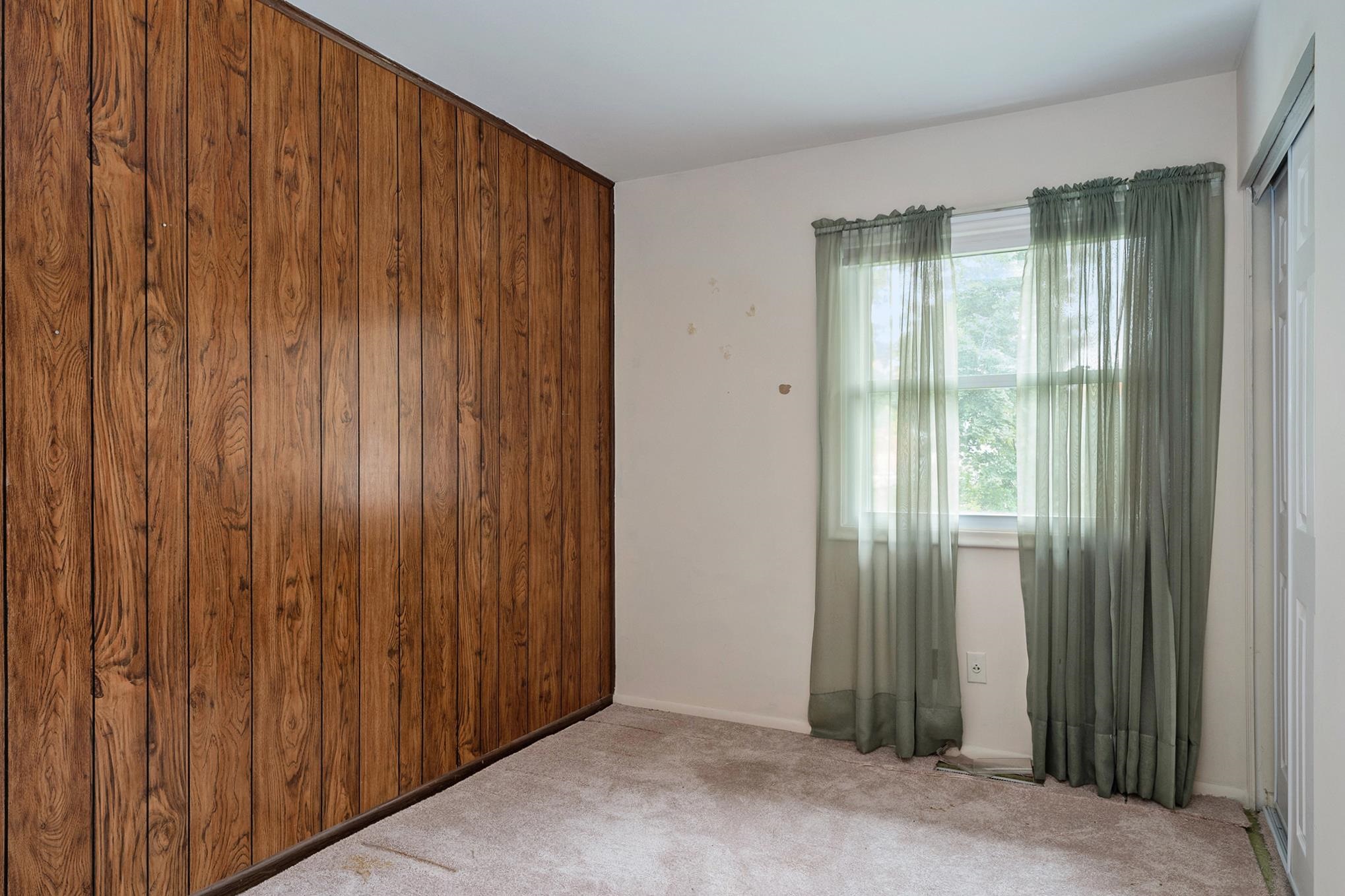 1368 Williamsburg Road Flint, MI 48507 - Photo 15 of 24 50093460-14.JPG