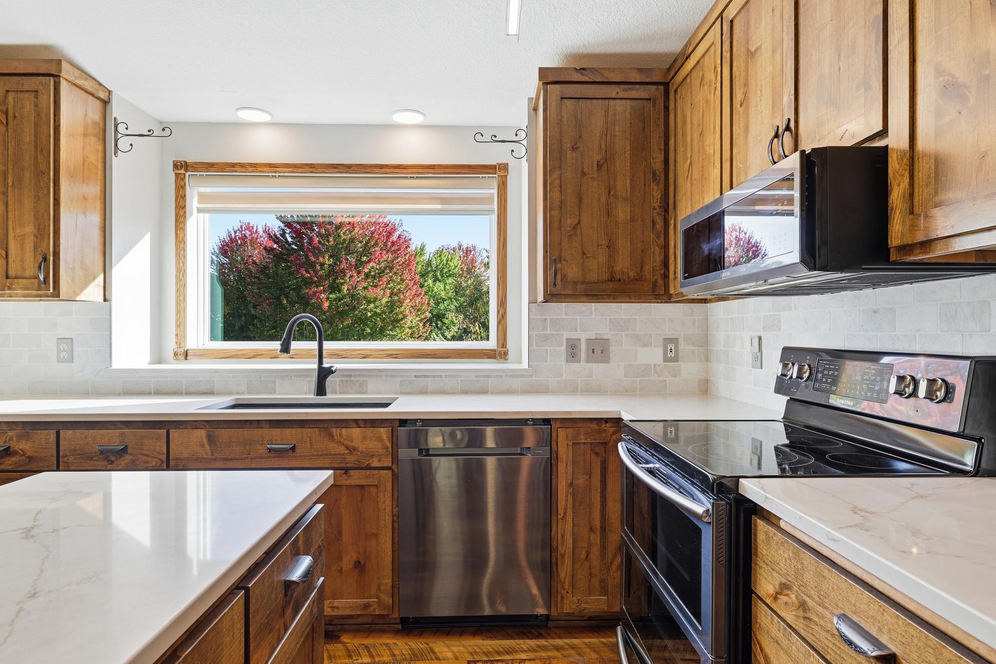 1115 Ridge Street Jordan, MN 55352 - Photo 4 of 40 Gallery Image 4