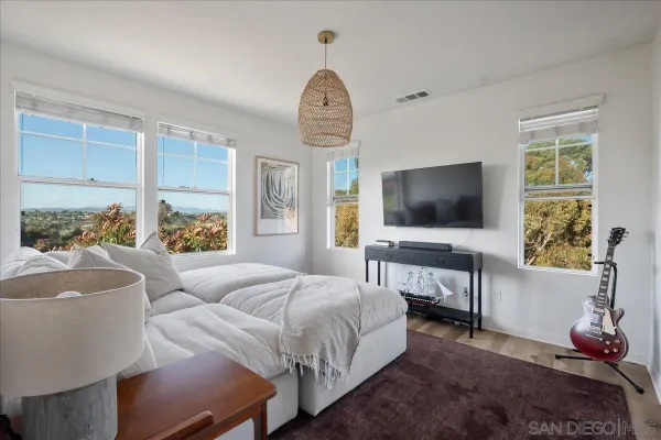 $759,900 | 750 Harbor Cliff Way, Unit 102, Oceanside, CA 92054