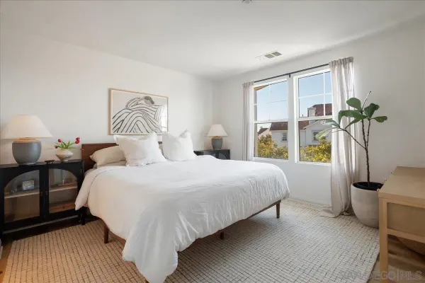 $759,900 | 750 Harbor Cliff Way, Unit 102, Oceanside, CA 92054
