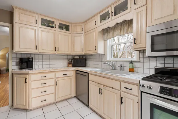 $299,900 | 701 6th Avenue Southwest, Austin, MN 55912