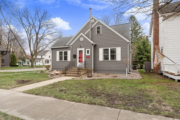 $299,900 | 701 6th Avenue Southwest, Austin, MN 55912