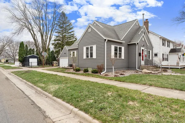 $299,900 | 701 6th Avenue Southwest, Austin, MN 55912