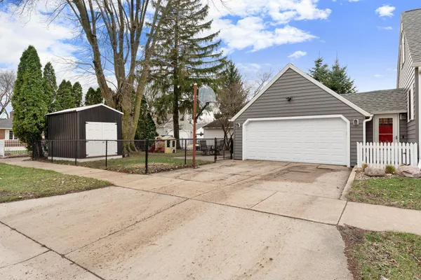 $299,900 | 701 6th Avenue Southwest, Austin, MN 55912