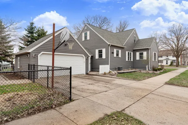 $299,900 | 701 6th Avenue Southwest, Austin, MN 55912