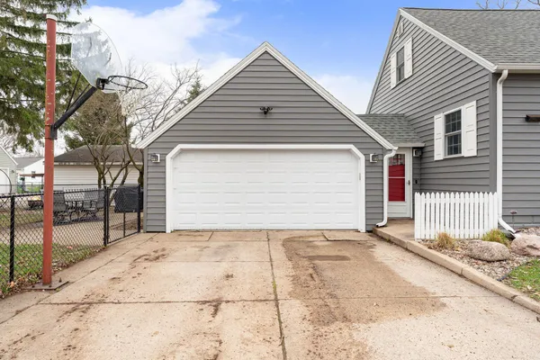 $299,900 | 701 6th Avenue Southwest, Austin, MN 55912