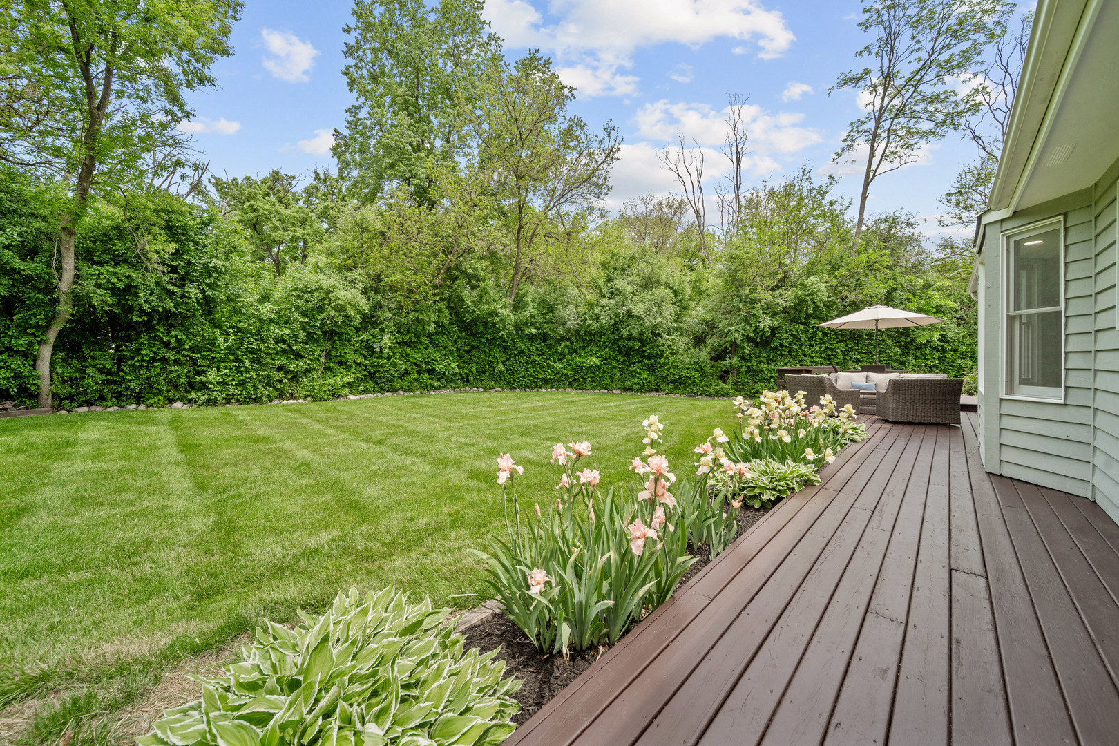 28W140 Mack Road Wheaton, IL 60189 - Photo 6 of 48 a view of a house with garden