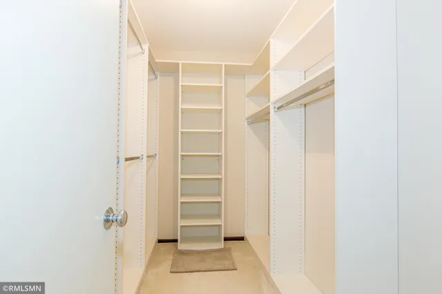 $260,000 | 3020 St Albans Mill Road, Unit 312, Minnetonka, MN 55305