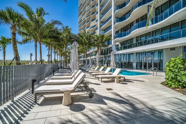 $35,000 | 900 North Ocean Boulevard, Unit 503, Pompano Beach, FL 33062