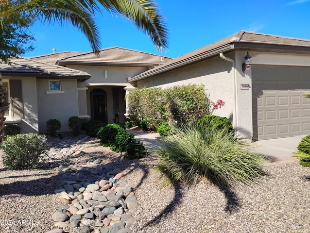 a front view of house with yard