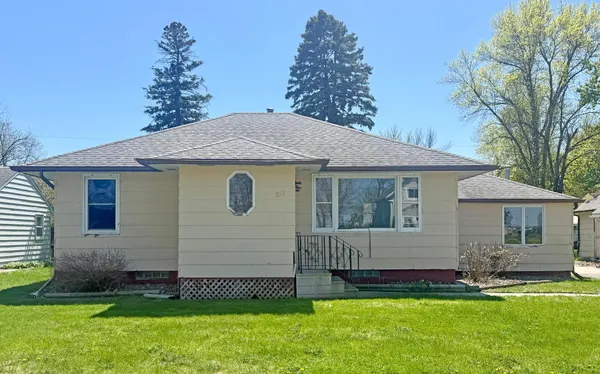 $87,900 | 217 Pearl Street West, Amboy, MN 56010