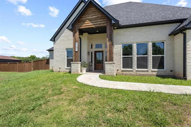 $3,900 | 2201 Norwood Street, Sherman, TX 75092