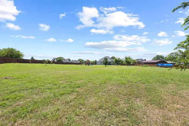 $3,900 | 2201 Norwood Street, Sherman, TX 75092