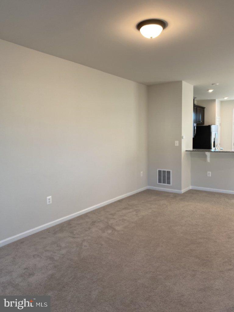 531 View Point Way Fredericksburg, VA 22405 - Photo 28 of 36 Spacious, inviting living area awaits.