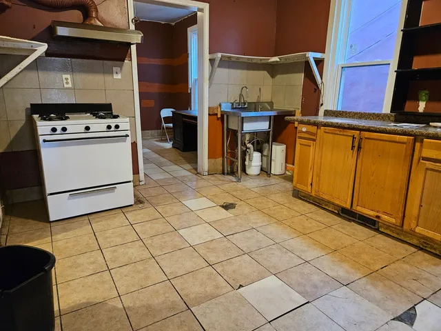 $150,000 | 2802 South Homan Avenue, Chicago, IL 60623