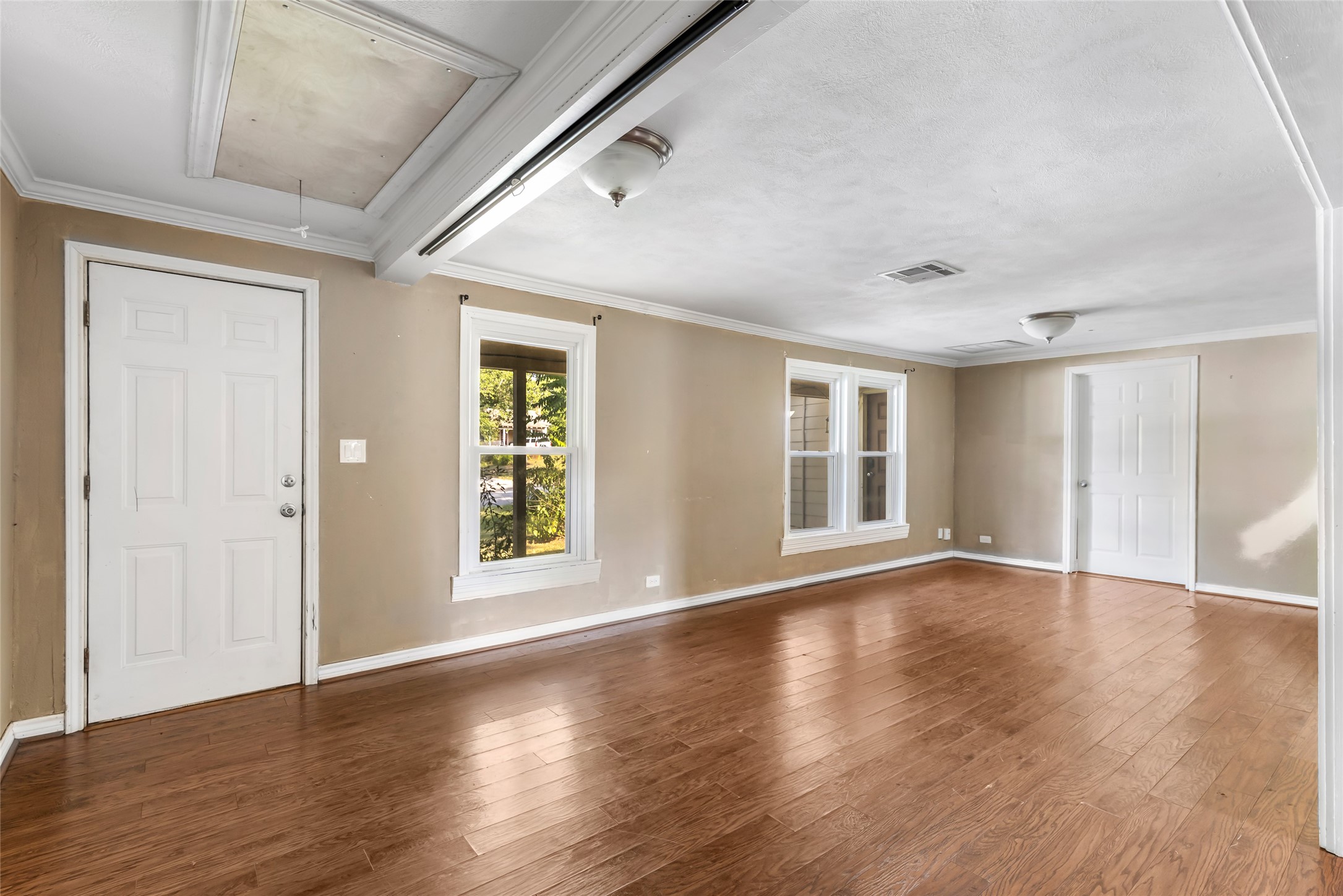 2717 Old Houston Road Huntsville, TX 77340 - Photo 14 of 34 Living area