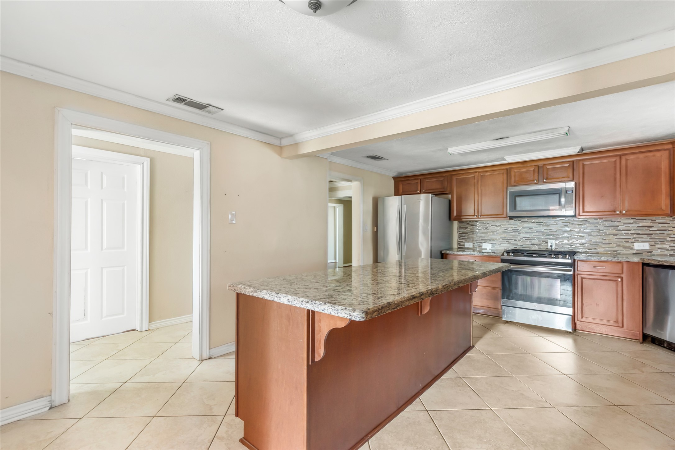 2717 Old Houston Road Huntsville, TX 77340 - Photo 19 of 34 Kitchen from mud room entrance