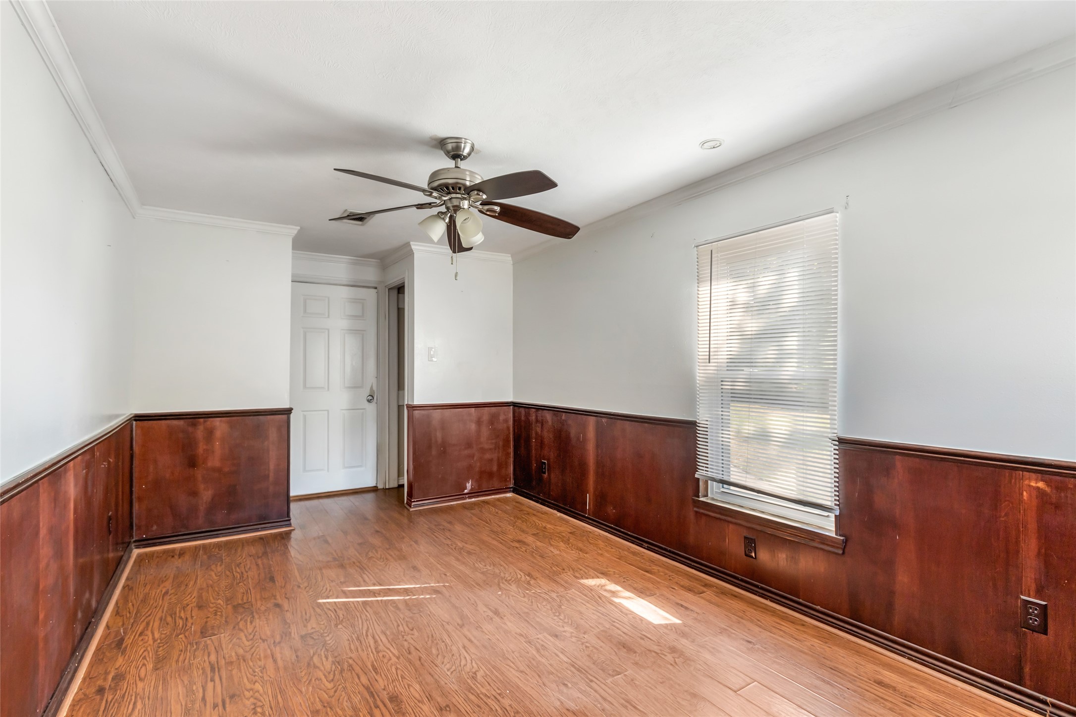 2717 Old Houston Road Huntsville, TX 77340 - Photo 33 of 34 Secondary bedroom