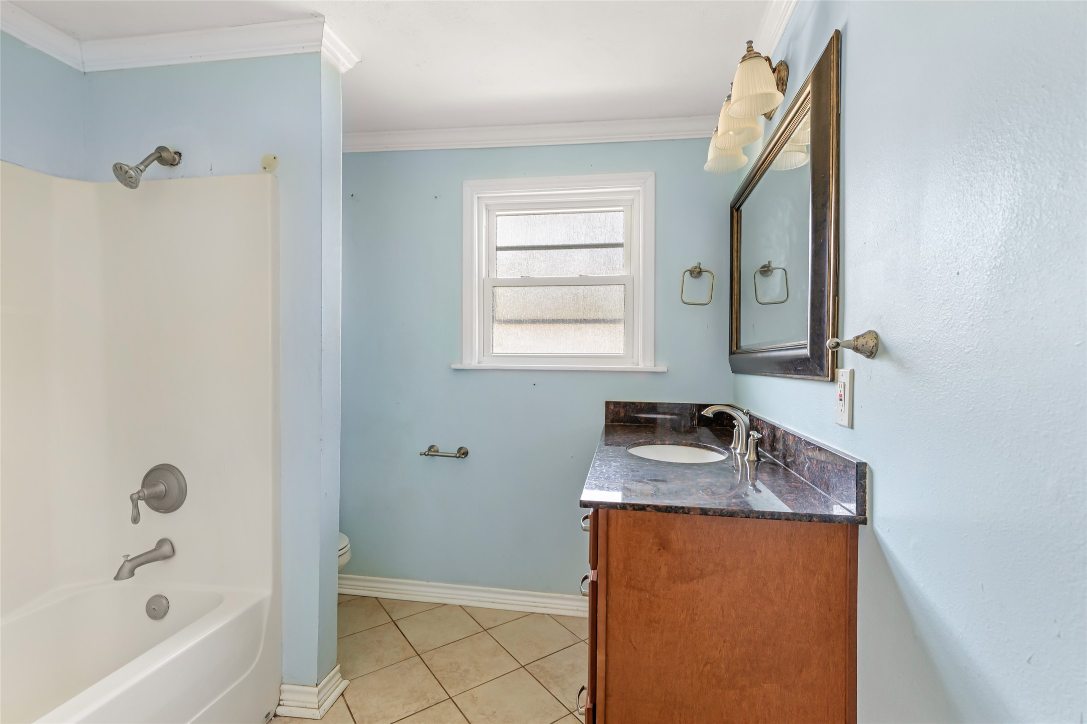 2717 Old Houston Road Huntsville, TX 77340 - Photo 34 of 34 Secondary bathroom
