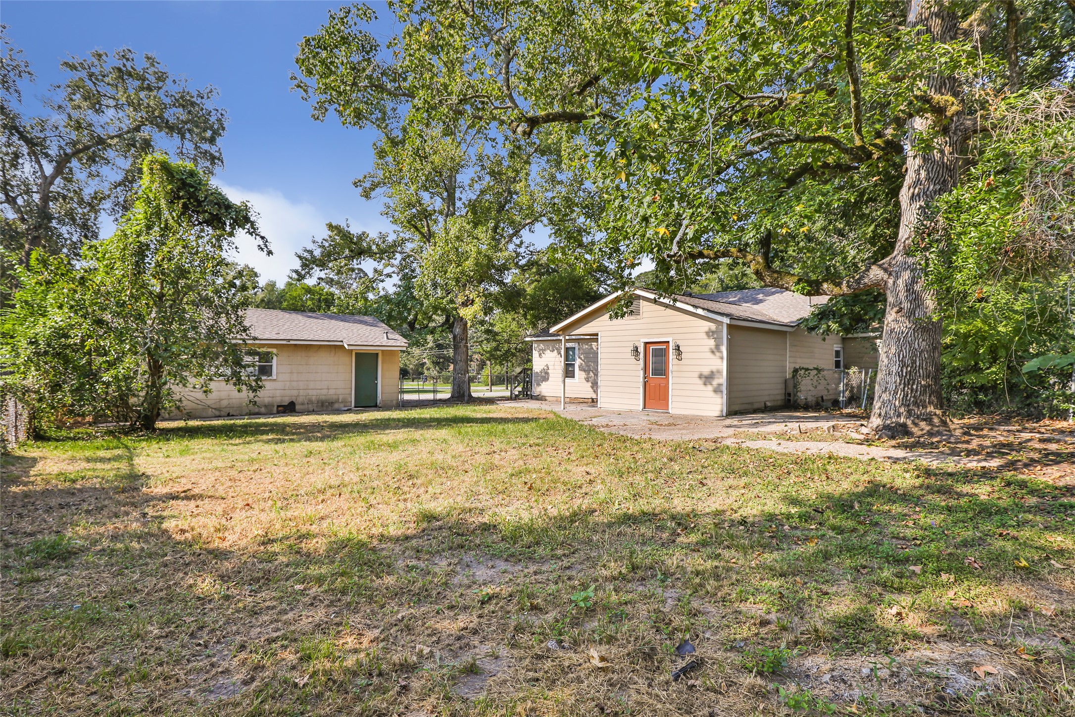 2717 Old Houston Road Huntsville, TX 77340 - Photo 8 of 34 Back corner of backyard