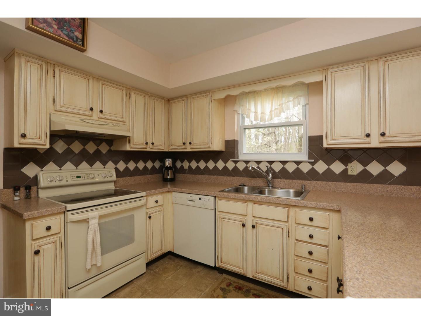413 Pine Creek Road Exton, PA 19341 - Photo 8 of 25 Gallery Image 8