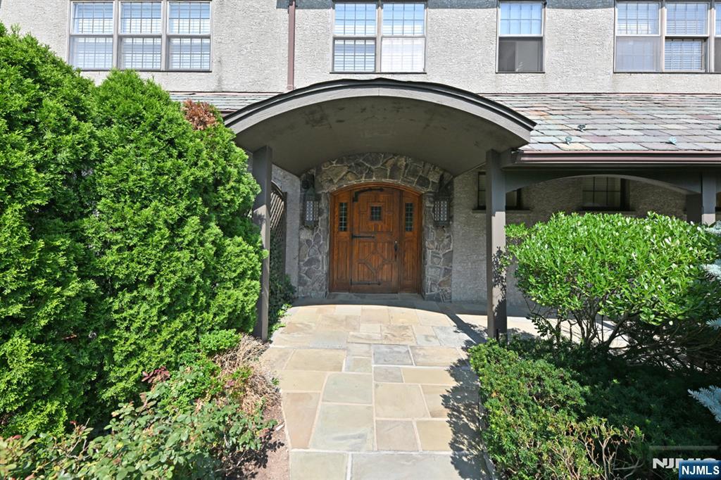 140 Bellair Road, Unit Q Ridgewood, NJ 07450 - Photo 1 of 28 Gallery Image 1